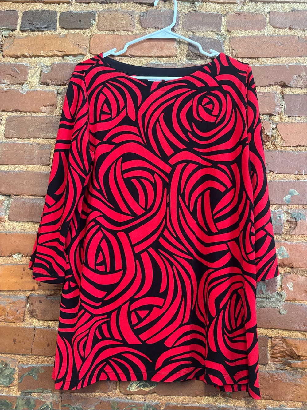 Chicos Travelers Quarter Sleeve Rose Print Boatneck Tunic Size 2 or 12/14